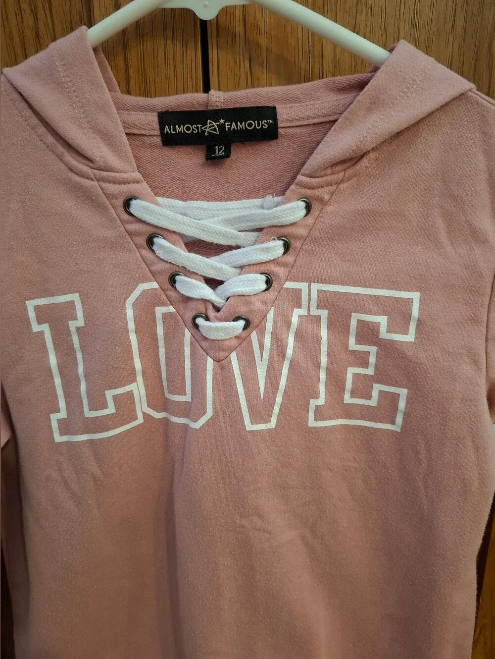 Almost Famous Girls Mauve Lightweight Pullover.